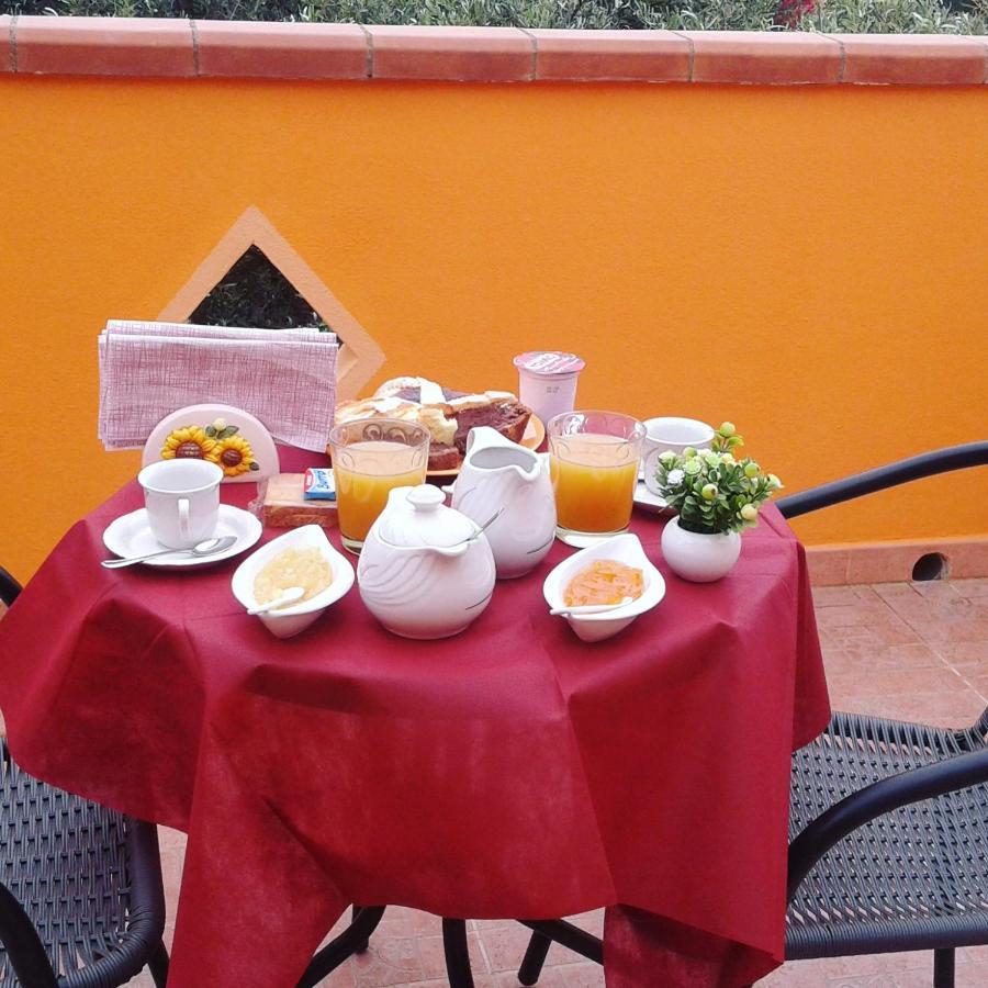 B&B Il Girasole Сант'Анна-Аррези Экстерьер фото