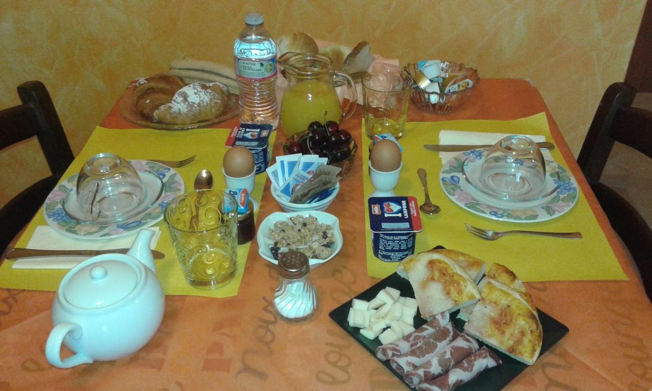 B&B Il Girasole Сант'Анна-Аррези Экстерьер фото