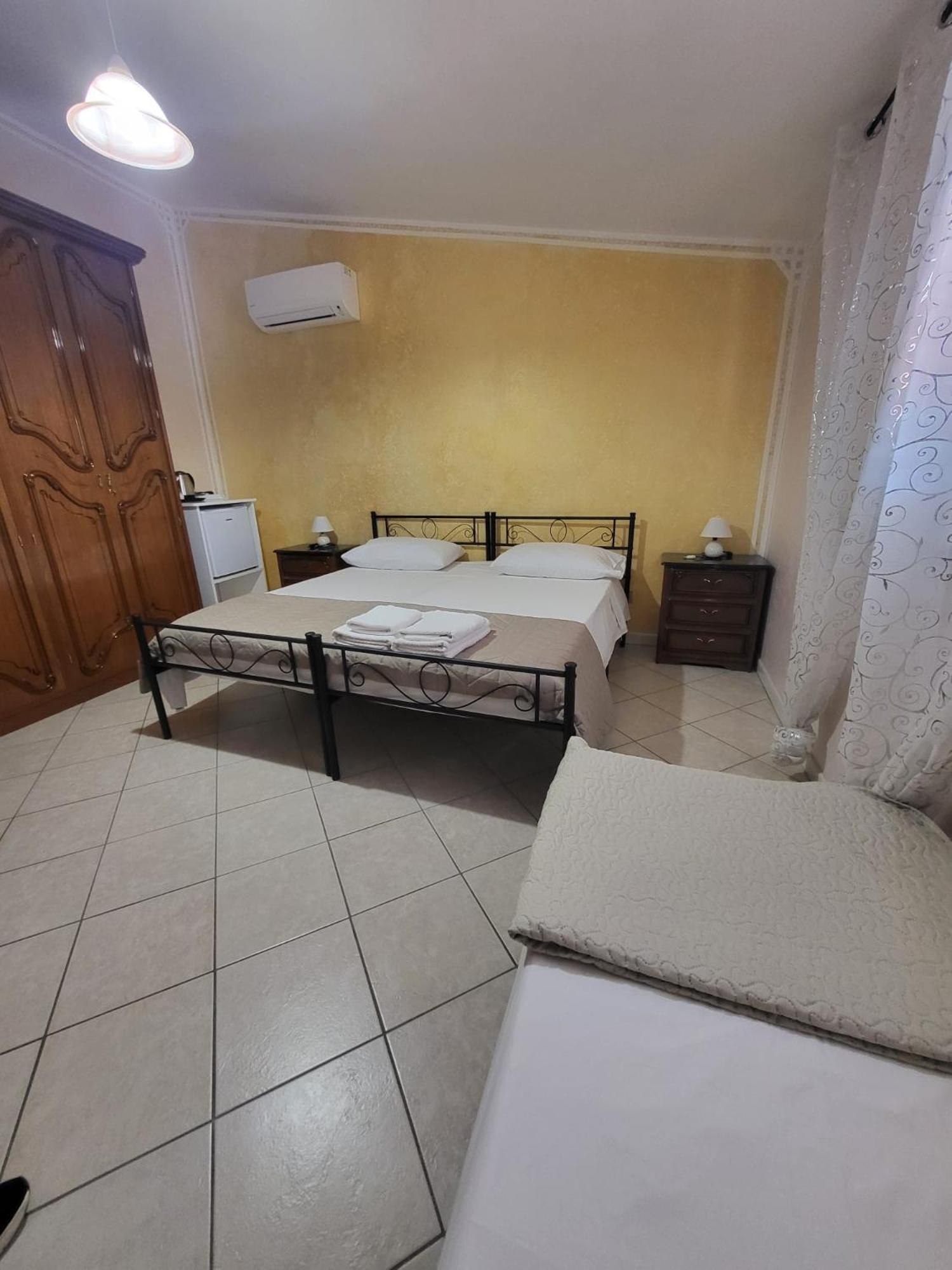 B&B Il Girasole Сант'Анна-Аррези Экстерьер фото